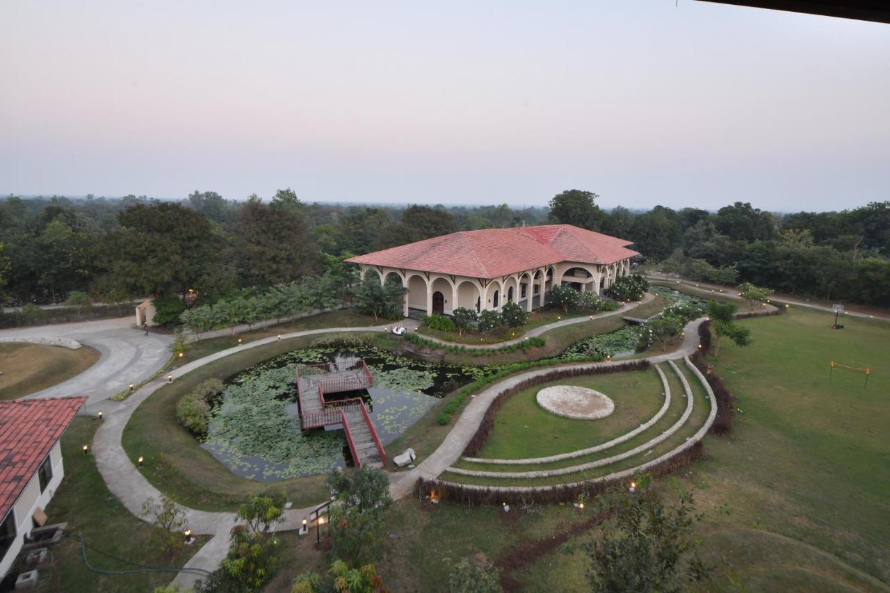 Bhanu The Fern Forest Resort & Spa, Jambughoda Buitenkant foto