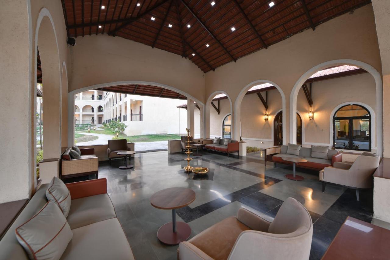 Bhanu The Fern Forest Resort & Spa, Jambughoda Buitenkant foto