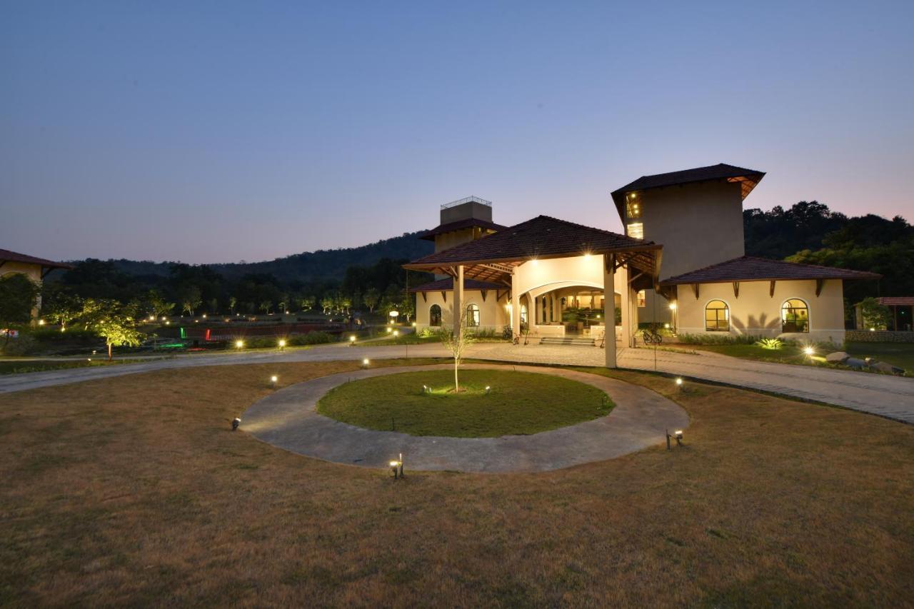 Bhanu The Fern Forest Resort & Spa, Jambughoda Buitenkant foto