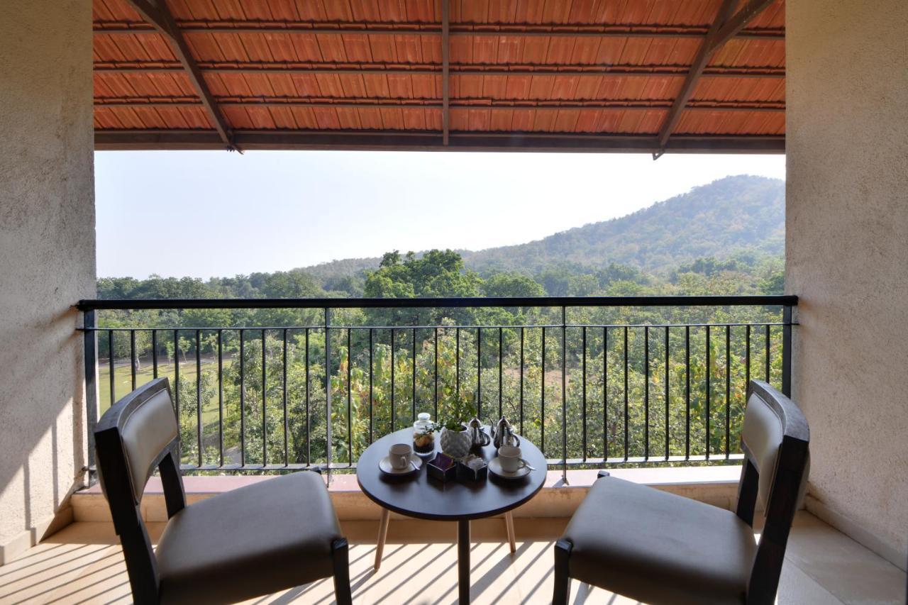 Bhanu The Fern Forest Resort & Spa, Jambughoda Buitenkant foto